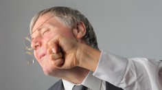 Starčeka zbil predavač pre kúsok čokoládového masla