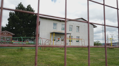 Dievčatko uhryzla zmija priamo v areáli škôlky v Poprade