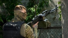 Ruský vojak s hnevom volal svojej žene: Tanky nefungujú, tie ku*vy nás posielajú do porážky