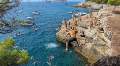 Obľúbené letoviská Slovákov trápia extrémne horúčavy. Teploty dosahujú až 41 °C