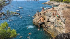 Obľúbené letoviská Slovákov trápia extrémne horúčavy. Teploty dosahujú až 41 °C