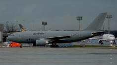 V Nemecku pristálo lietadlo s ľuďmi evakuovanými z Číny