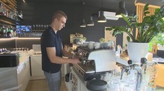Bez pomoci štátu budem musieť za kávu pýtať päť eur, tvrdí majiteľ kaviarne