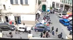 VIDEO: Šialené scény pred zápasom Ligy majstrov v Neapole. Skupiny fanúšikov mali v uliciach otvorený konflikt