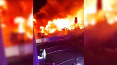VIDEO: Z horiacich príbytkov utekali bosí a v pyžamách. Oheň pripravil o strechu nad hlavou takmer 40 ľudí z Mirkoviec