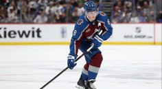 VIDEO: Hviezdna dvojica Colorada sa odtrhla z reťaze a vybavila zápas. Makar sa postaral o jedinečný počin