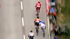 VIDEO Kontakt na hrane pravidiel: Sagan mal tesne pred cieľom problém s Démarem