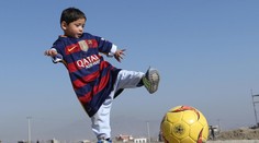 Rodina chlapca, ktorému Messi daroval dres, prežíva peklo