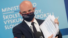 Vysoké školy odmietli Gröhlingov návrh. Akademický rok začnú podľa plánu