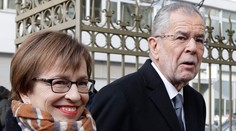 Van der Bellen získal v prezidentských voľbách 53,8 percenta hlasov