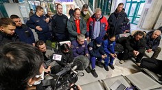 Japonskí vesmírni turisti sa bezpečne vrátili na Zem