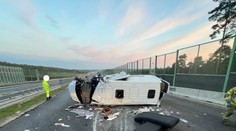 Tragická nehoda na poľskej diaľnici, päť ľudí z toho štyri deti bojujú o život