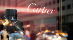 Muž si pre chybu zamestnanca kúpil luxusný šperk za smiešnu sumu. Klenotníctvo skončilo na súde