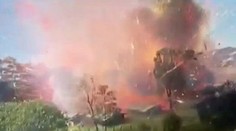 Brutálna explózia. Kamera zachytila výbuch továrne na ohňostroj