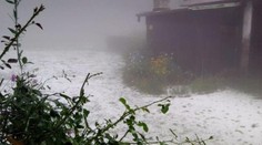 Počasie sa zbláznilo. V Čechách padal uprostred leta sneh