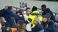 VIDEO: Dráma v zápase Tottenhamu. Hráč si šiel do hľadiska zastať napadnutého brata