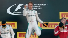 F1: Dominancia Rosberga pokračuje, vyhral aj v Soči
