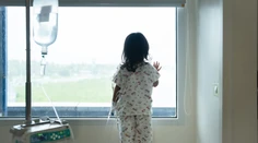 Niekde si musia priplatiť, inde nemôžu byť vôbec. Detskí pacienti u nás nemajú zaručený sprievod rodiča