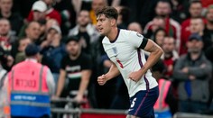 Anglicko zaváhalo a s Maďarskom len remizovalo. Škvrnou zápasu bolo vyčíňanie maďarských fanúšikov