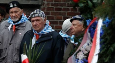 Svet si pripomína hrôzy holokaustu v období, keď pribúdajú prejavy nenávisti