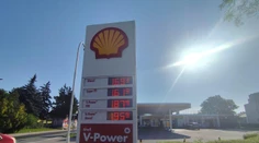 Chcel si na pumpe len vybrať vodu z kufra. O dva týždne dostal účet na 372 eur
