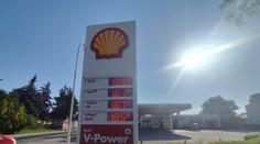 Chcel si na pumpe len vybrať vodu z kufra. O dva týždne dostal účet na 372 eur