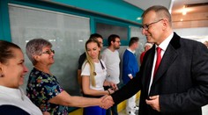 B. Kollár navštívil na Štedrý deň zdravotníkov a záchranárov v Bratislave. Priniesol im kapustnicu