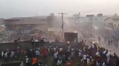 „Dievčatá a deti boli pošliapané. Bolo to hrozné.“ Tragédii na futbale predchádzala nezvládnutá organizácia