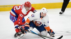 Fínsky útočník Leo Komarov sa lúči s NHL. V kariére by mal pokračovať v KHL