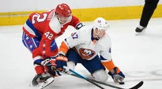 Fínsky útočník Leo Komarov sa lúči s NHL. V kariére by mal pokračovať v KHL