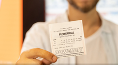 Prišiel mu e-mail, že vyhral 31 miliónov eur. Správu hneď zmazal, šokujúco to však bola pravda