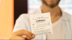 Prišiel mu e-mail, že vyhral 31 miliónov eur. Správu hneď zmazal, šokujúco to však bola pravda
