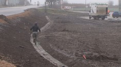 Na stavbu prišla inšpekcia. Pozrite sa, ako zamestnanci prchali