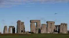 Odporcovia výstavby tunela protestovali v lokalite Stonehenge