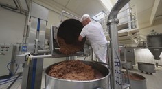 Vianočná sezóna sa začína už v lete: Pekári s 500-ročnou tradíciou pracujú na tri zmeny, aby stihli upiecť perníčky