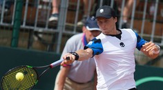 Aj vďaka daviscupovému debutantovi vedieme nad Maďarskom 2:0