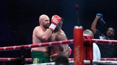 VIDEO: Fury mal namále. Iba tesne zdolal bývalého šampióna MMA Ngannoua