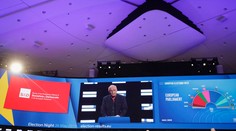 Prvé oficiálne výsledky potvrdili oslabenie hlavných strán