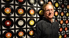 Hudobný svet smúti: Zomrel známy country spevák, brat legendárneho Johnnyho Casha