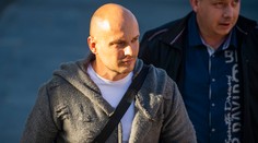 Kedysi pózoval na fotke s Bödörom. Exfunkcionár NAKA bol na výsluchu pre lustrácie