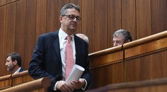 Martin Glváč odstupuje z postu podpredsedu parlamentu. Na odchod vyzval aj Bugára