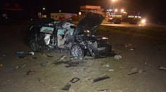 Vodič (23) nezastal na stopke: Jeden spolujazdec neprežil, druhý je ťažko zranený