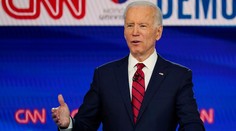 Biden si myslí, že jeho súper Trump sa pokúsi odložiť voľby