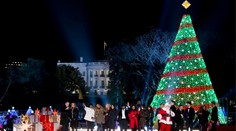 Už aj Obama rozsvietil vianočný stromček