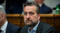 Blaha môže mať ruský pas, tvrdí Žiak zo SaS. Podpredseda Smeru avizuje trestné oznámenie