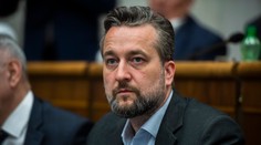 Toto je vaša robota, odkázal Blaha opozícii v súvislosti s útokom na premiéra. Rokovanie parlamentu prerušili