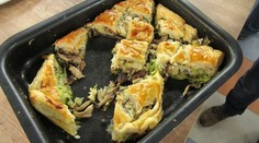 RECEPT NA DNES: Zeleninový tart s lístkovým cestom a hubami