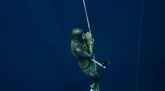 VIDEO: Slovenský freediver Martin Ruman vytvoril nový rekord. Na jeden nádych sa ponoril do hĺbky 114 metrov