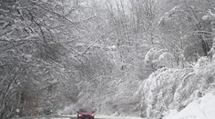 Viaceré časti Slovenska čaká zasnežený predĺžený víkend. Biela pokrývka môže mať aj desať centimetrov