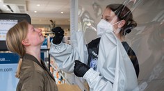 Počet hospitalizovaných opäť klesol, pribudlo 13 úmrtí